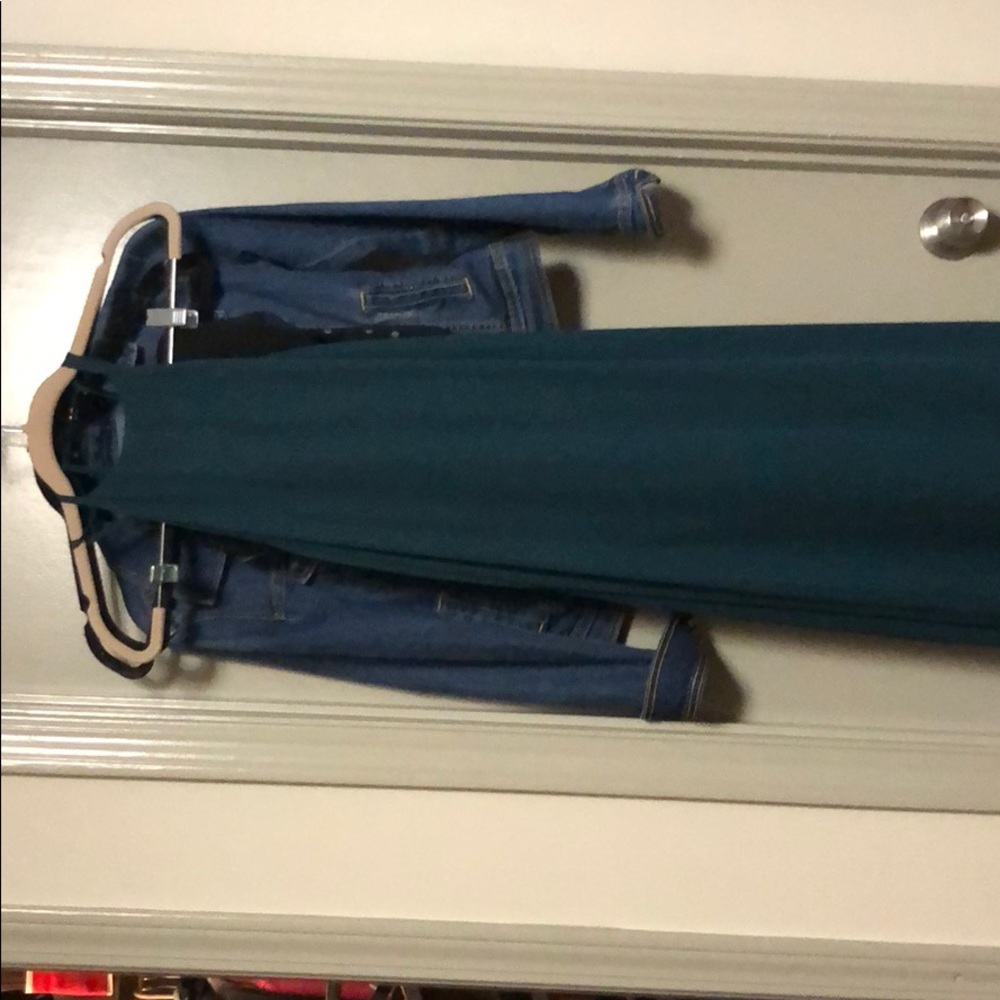 Maxi - Picture 2 of 3